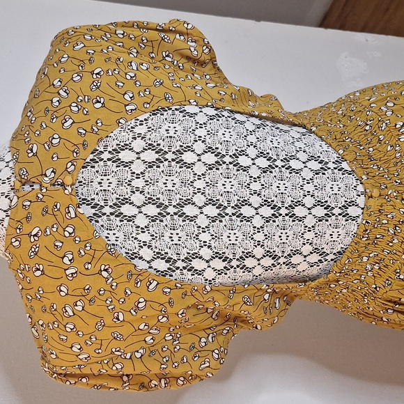 Gorgeous Yellow Mini Dress (with pockets) - Picture 6 of 12